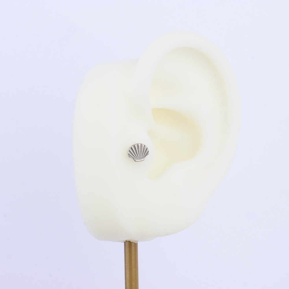 Titanium Shell Flatback Stud - Titanium - Helix, Upper Lobe, Conch - Oumo Jewelry