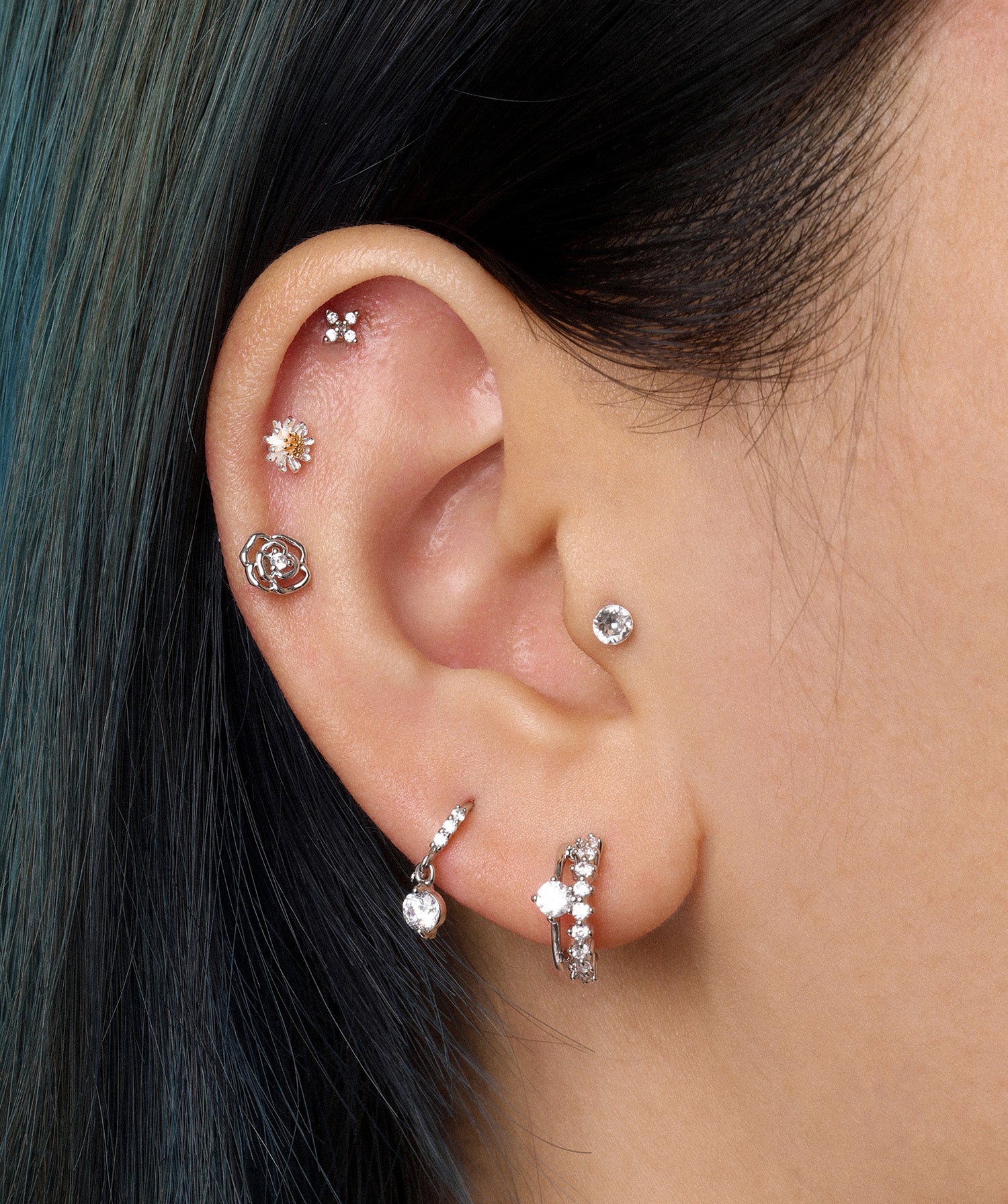 Exquisite Huggie Stud - OumoJewelry