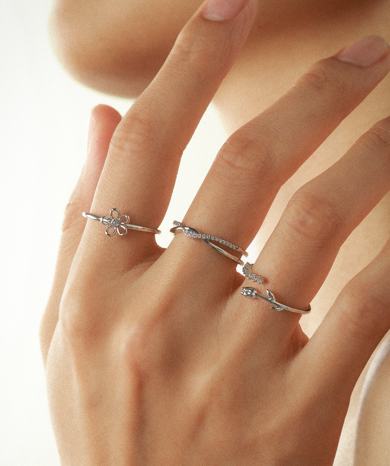 Rose Vine Ring - Brass - Oumo Jewelry