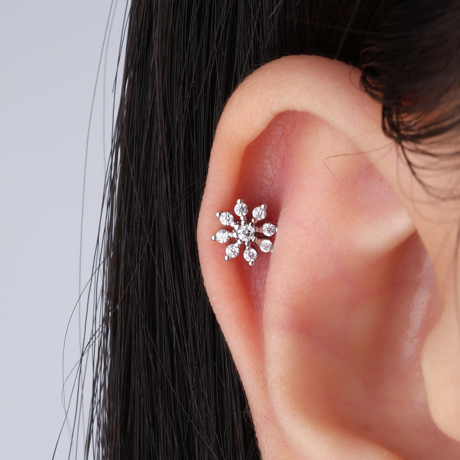 Sparkly Flower Stud - Stainless Steel - Upper Lobe, Helix - Oumo Jewelry