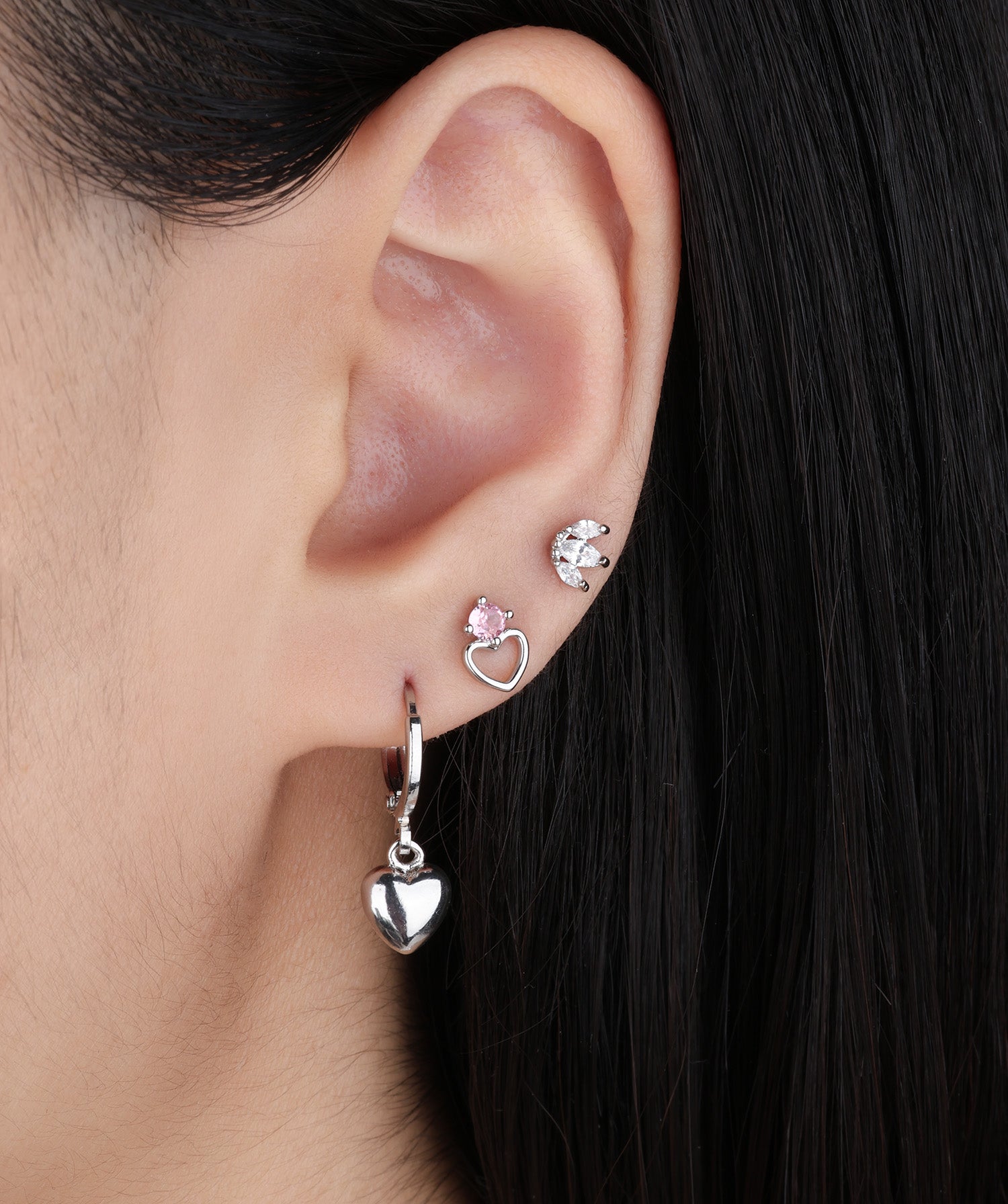 Charming Hollow Heart Stud - OumoJewelry