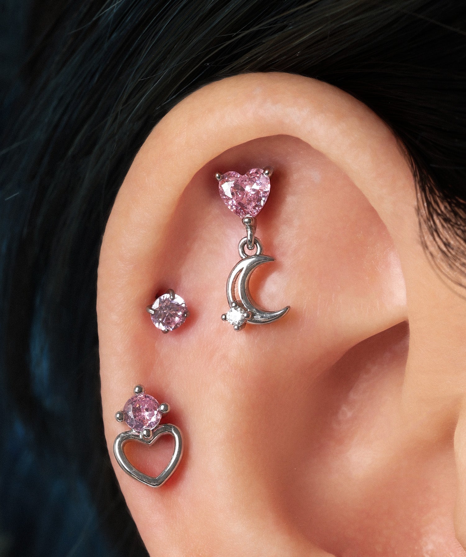 Charming Hollow Heart Stud - OumoJewelry