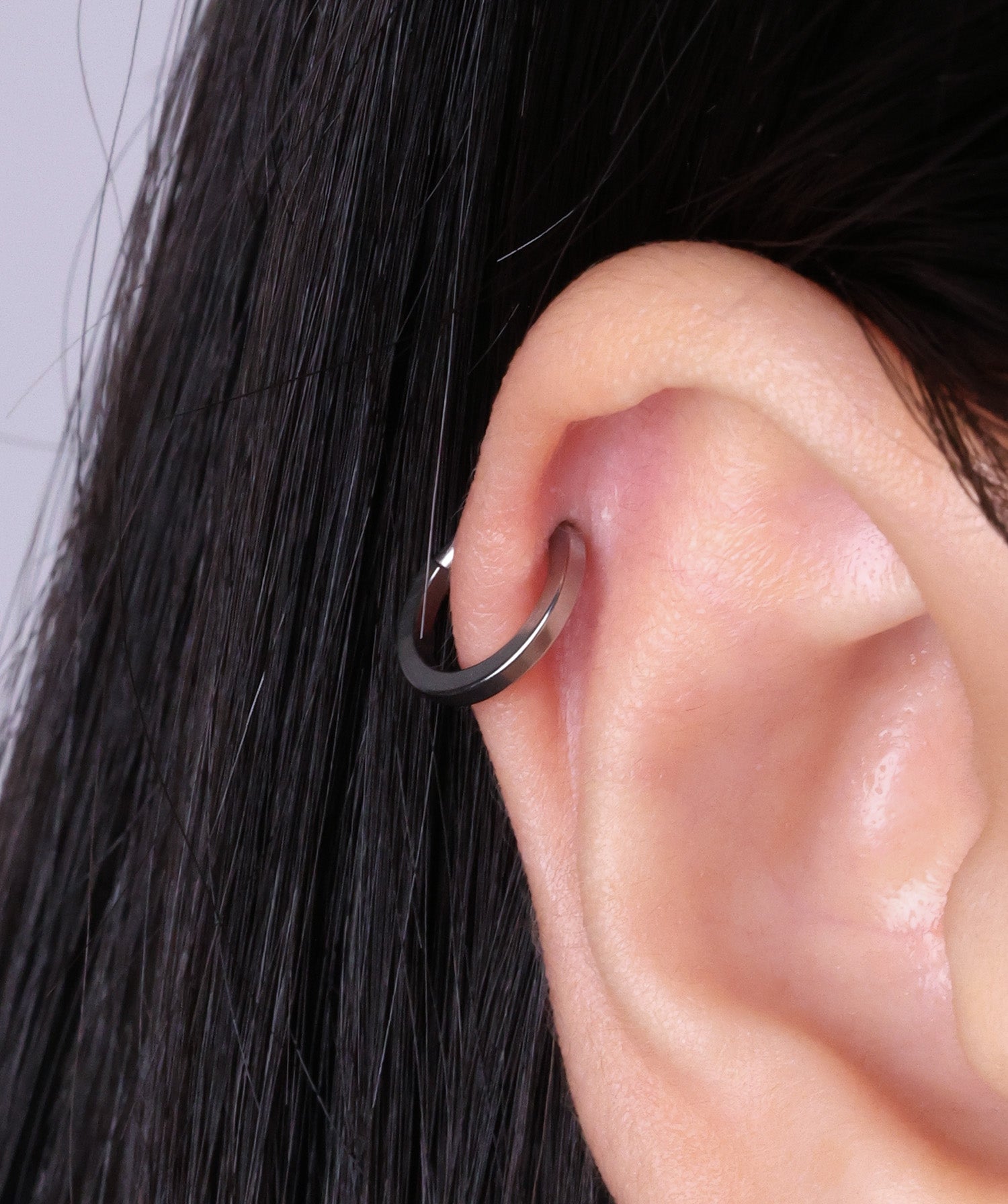 Titanium Simple Clicker Hoop - OumoJewelry