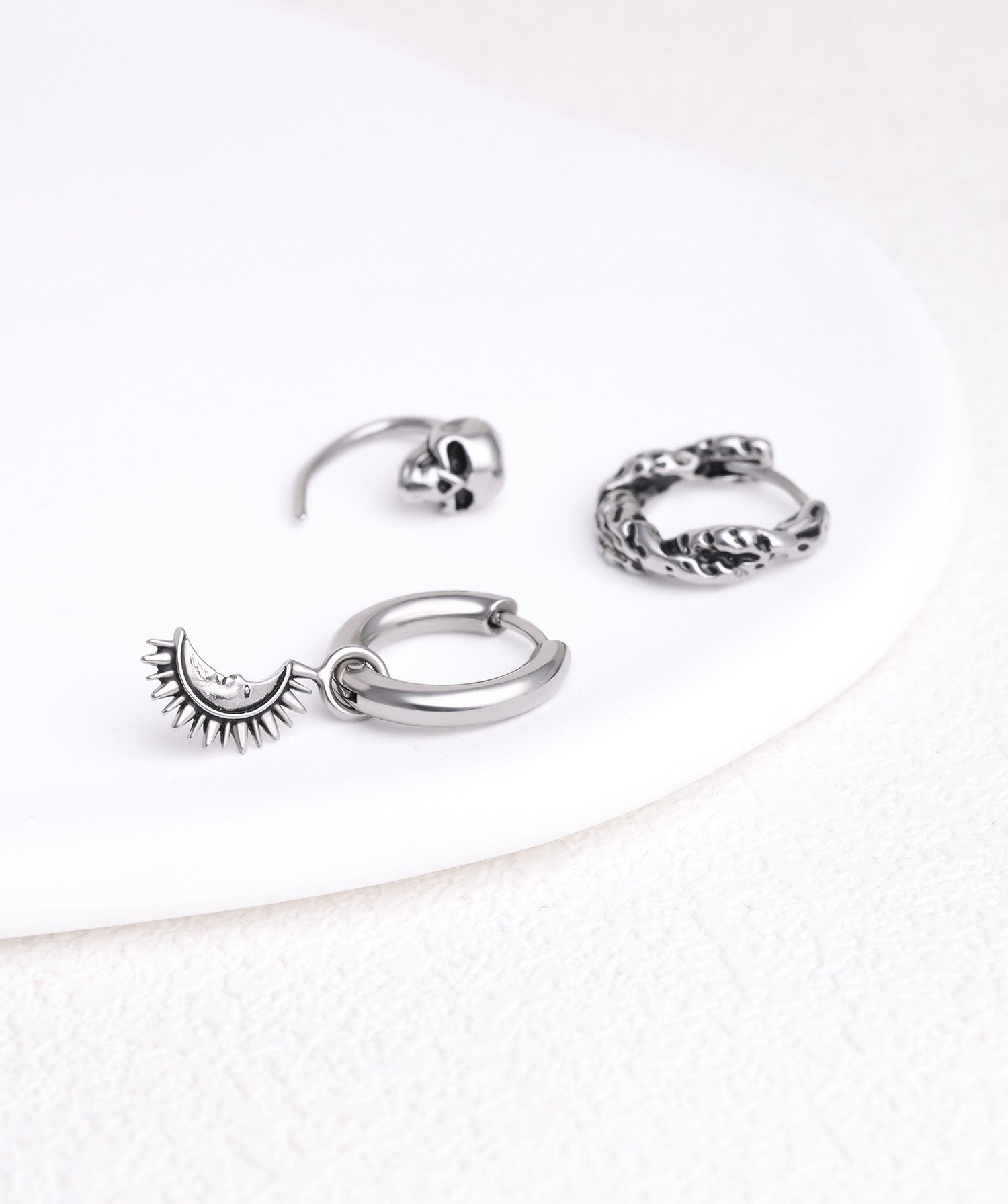 Dark Twist Hoop - OumoJewelry