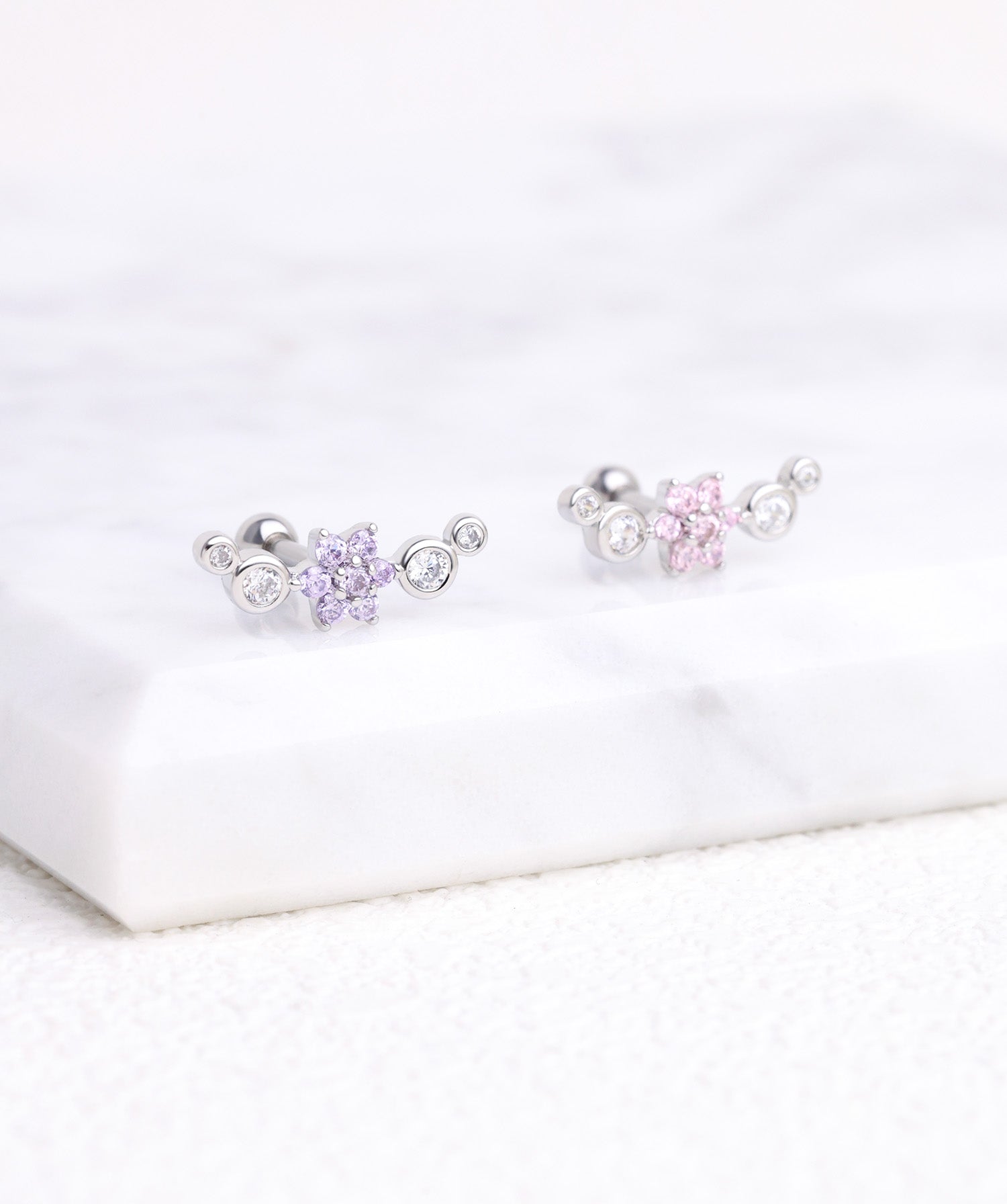 Curved Flower Stud - Stainless Steel - Upper Lobe, Helix, Flat - Oumo Jewelry