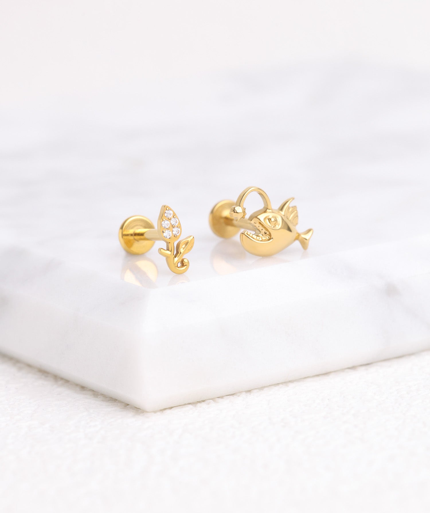 Titanium Tulip Flower Flatback Stud - OumoJewelry