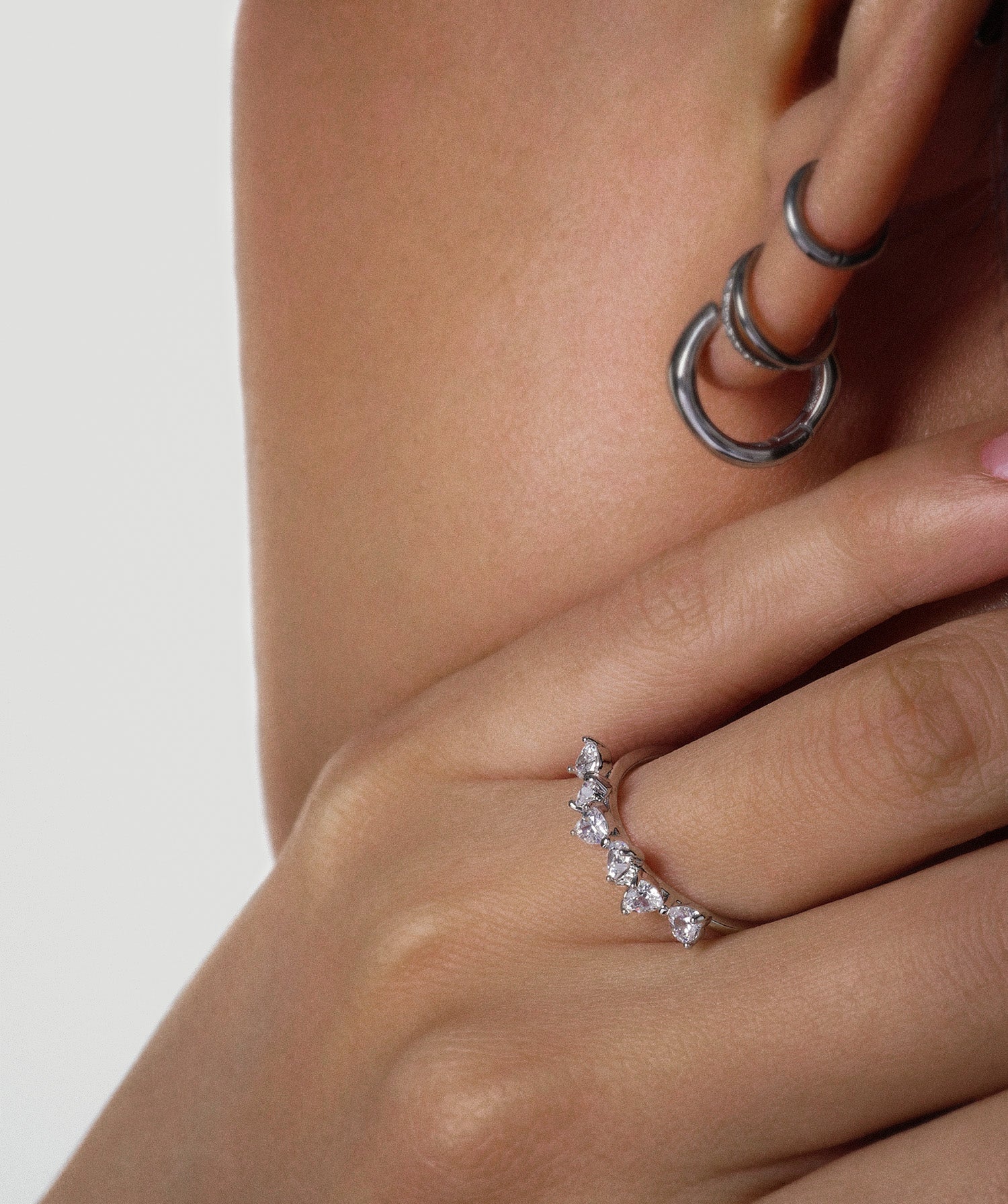 Sparkle Bow Ring - Brass - Oumo Jewelry