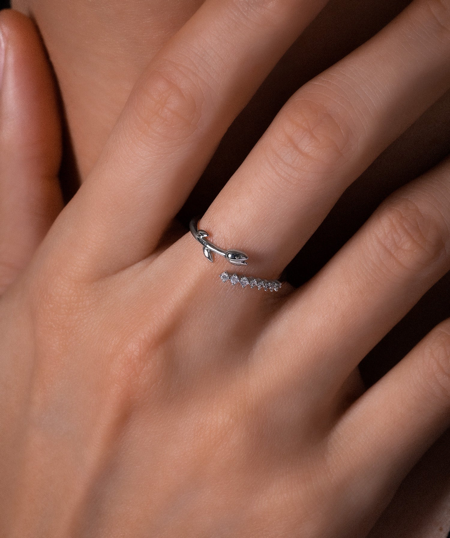 Rose Vine Ring - OumoJewelry