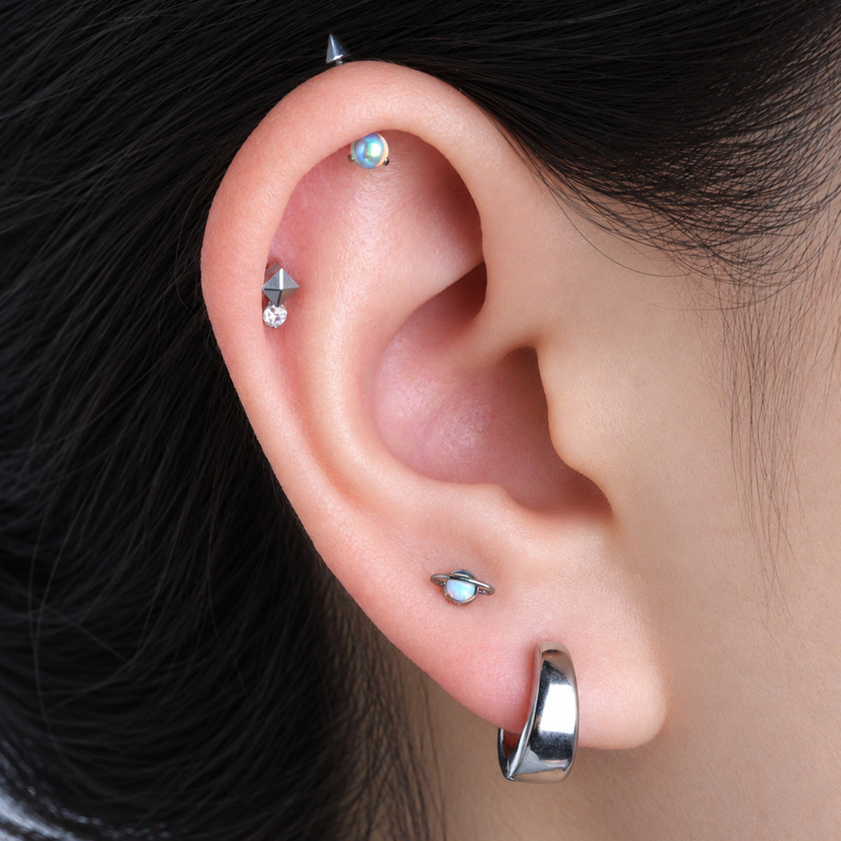 Titanium Leda Vertical Helix - OumoJewelry