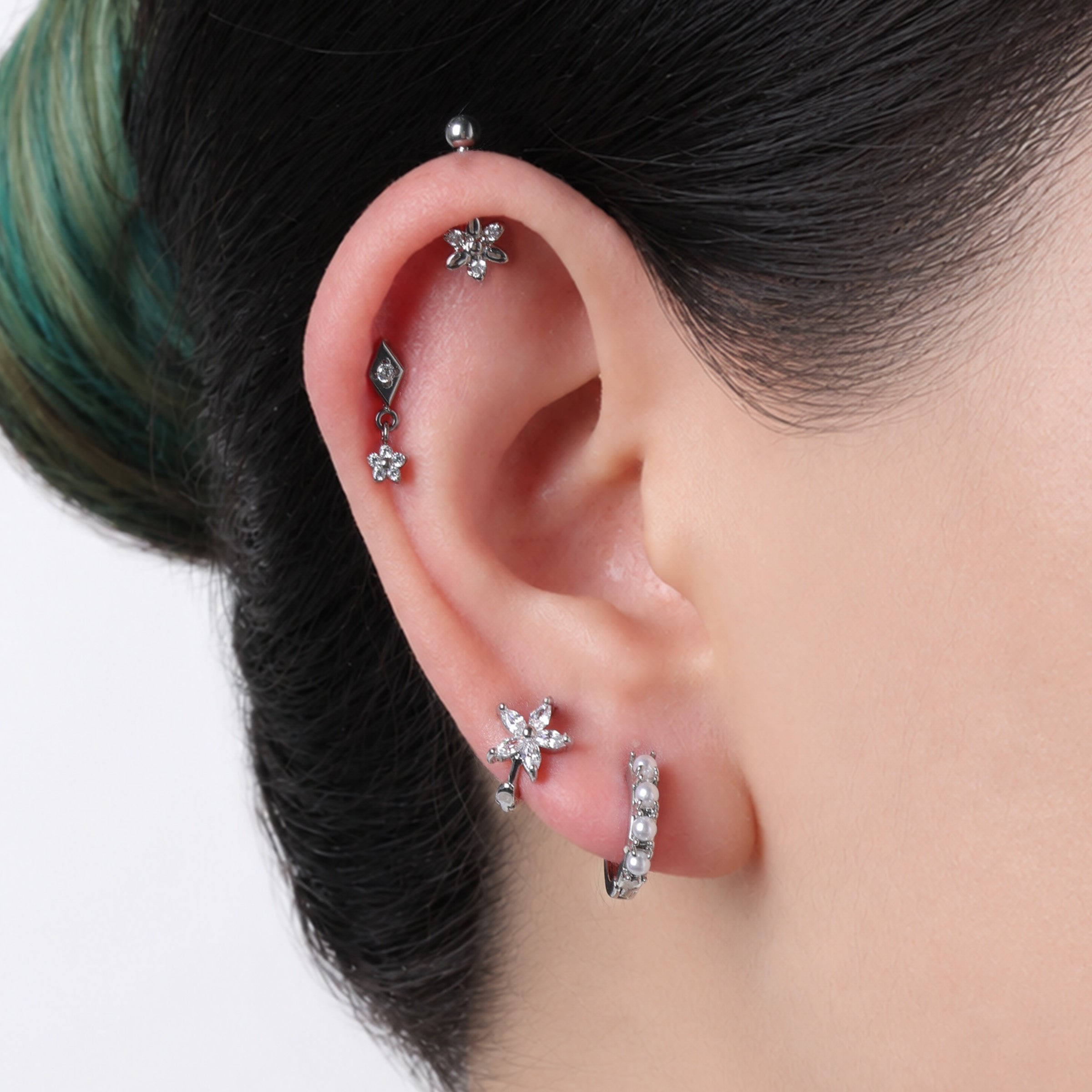 Titanium Serin Flower Stud