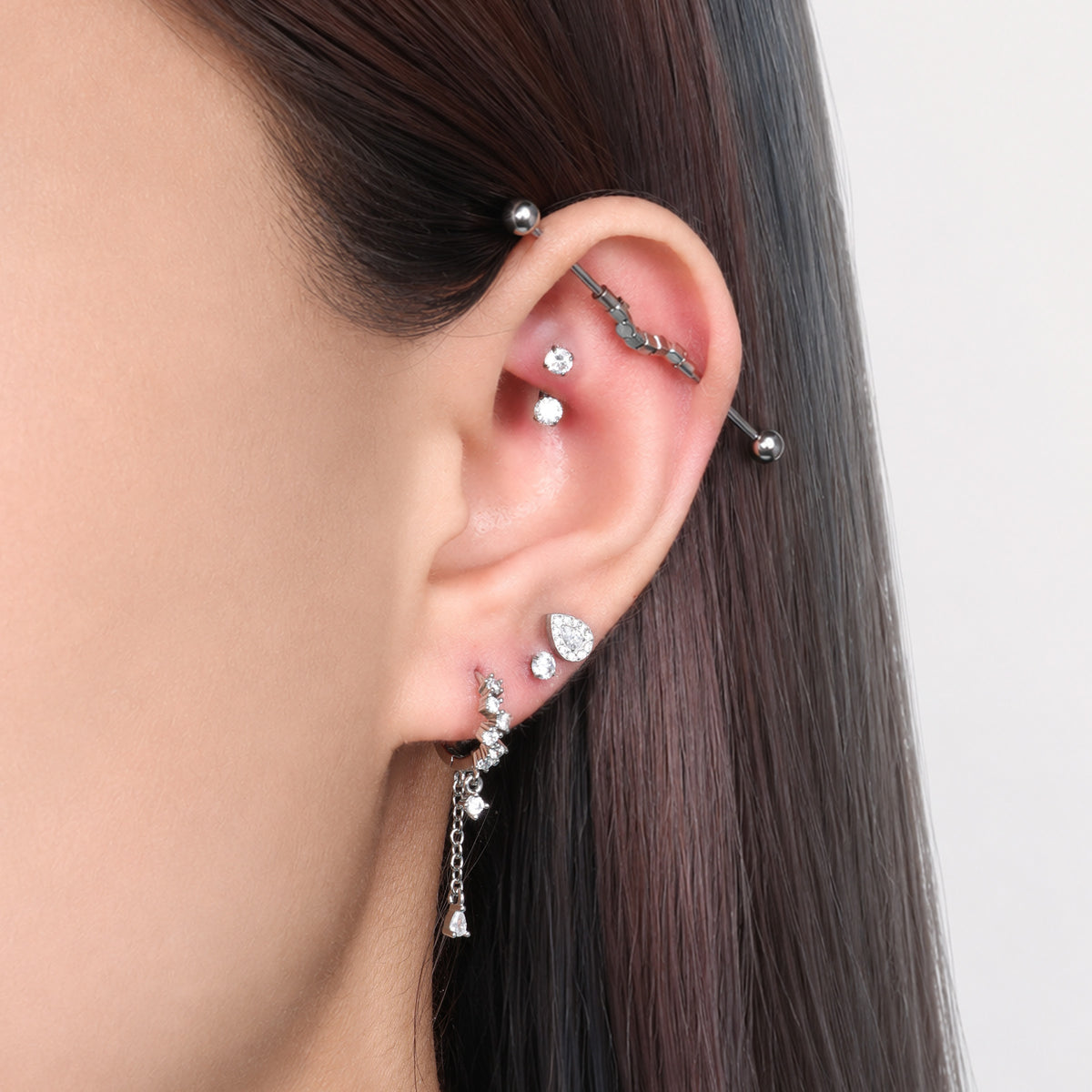 Titanium Noemi Teardrop Stud - Titanium - Helix, Upper Lobe, Conch - Oumo Jewelry