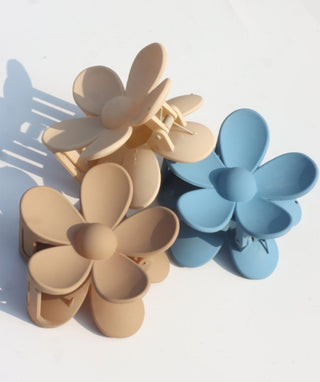 Flower Hair Claw - OumoJewelry