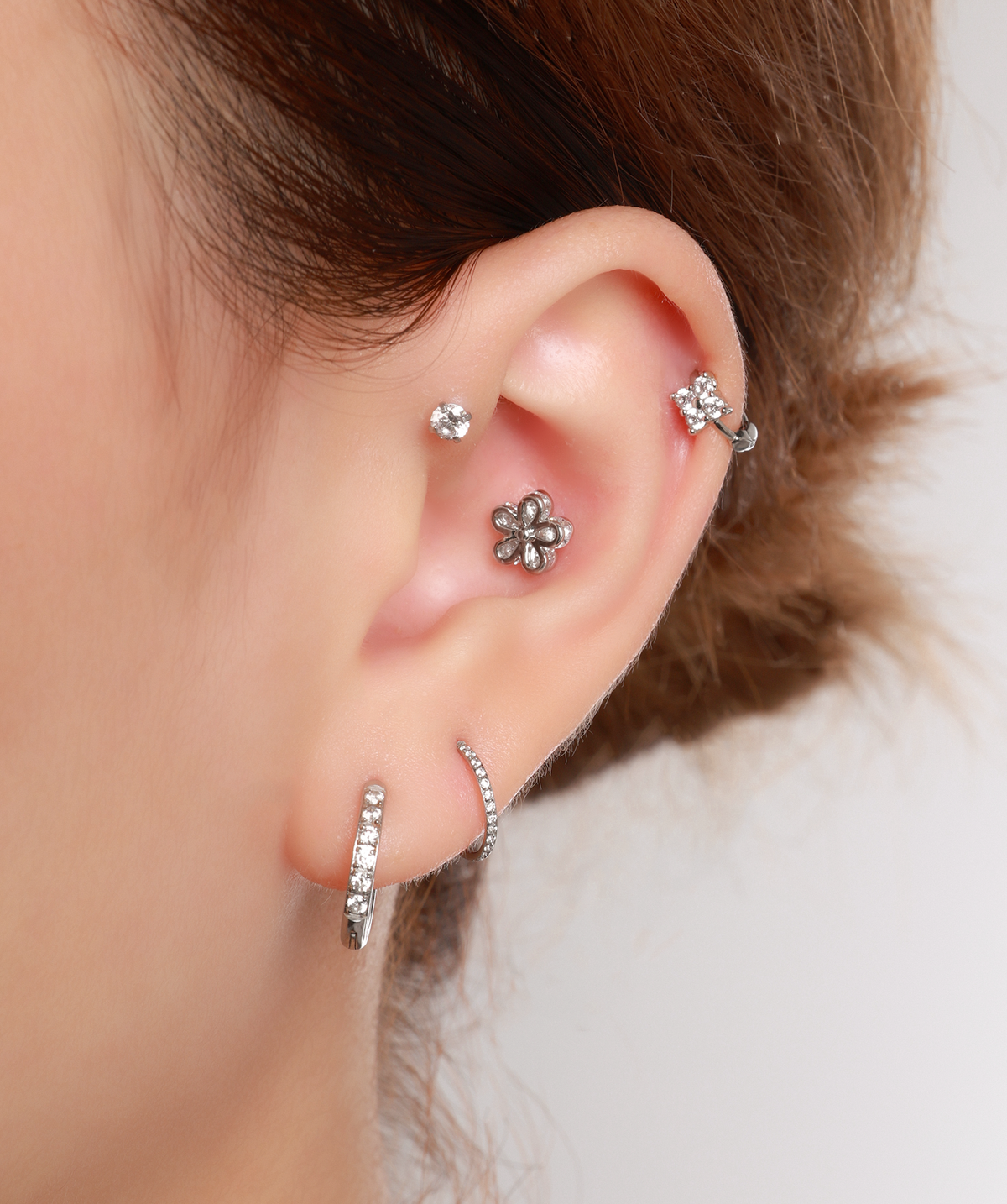 Shiny Flower Flatback Stud - Stainless Steel - Helix, Upper Lobe, Conch - Oumo Jewelry
