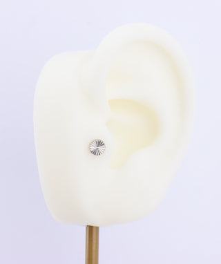 Titanium Daisy Flatback Stud - OumoJewelry