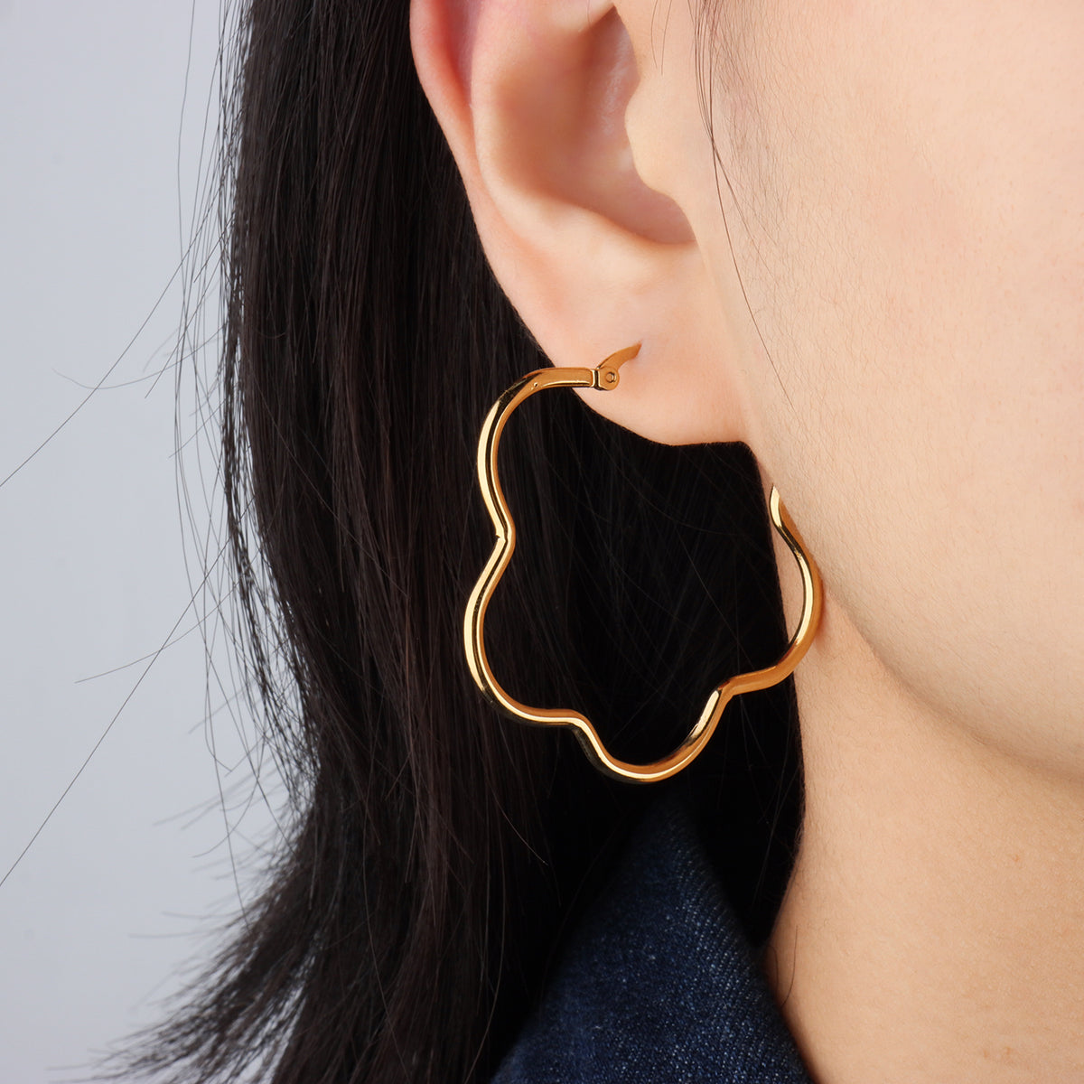 Bold Flower Hoops - Stainless Steel - Oumo Jewelry