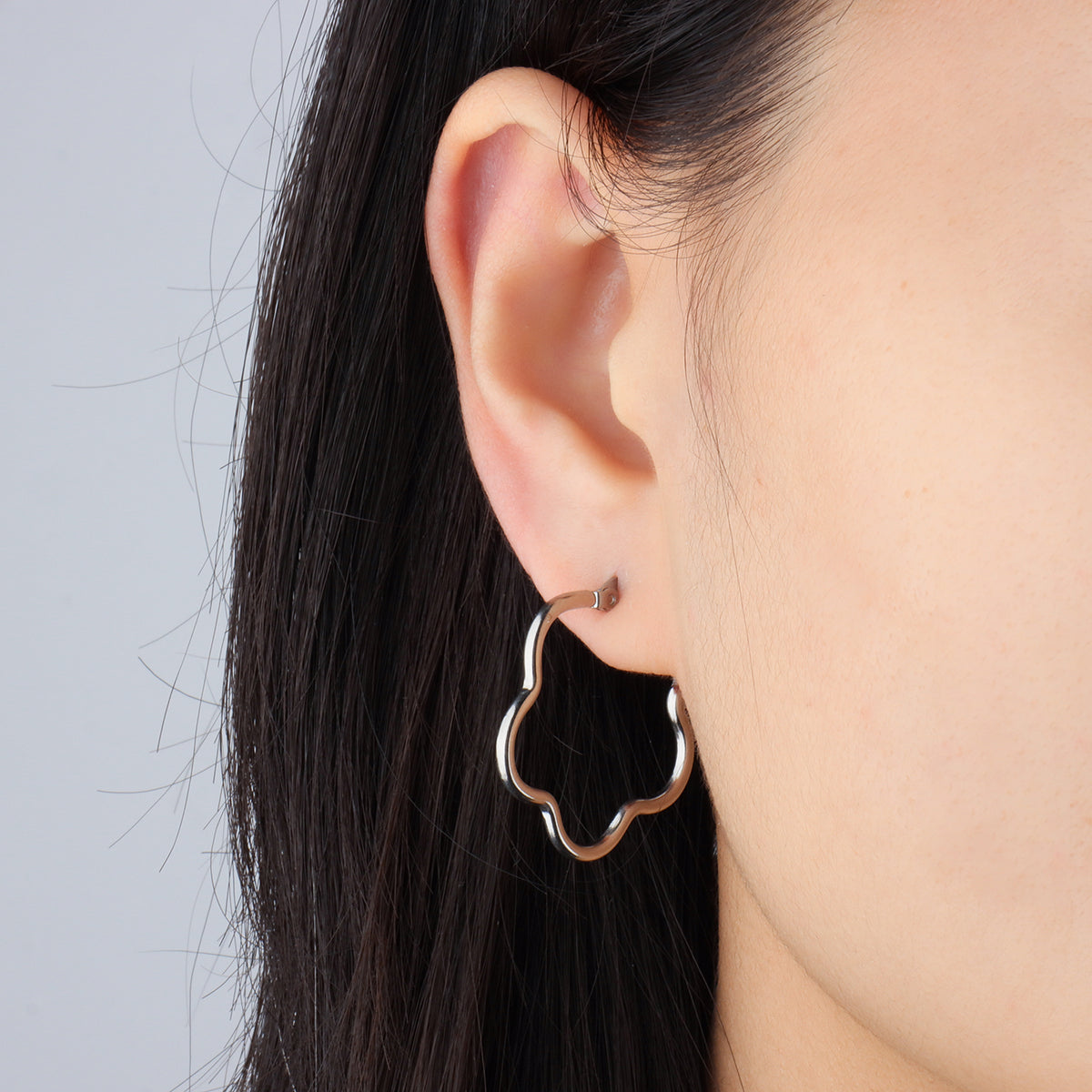 Bold Flower Hoops - Stainless Steel - Oumo Jewelry