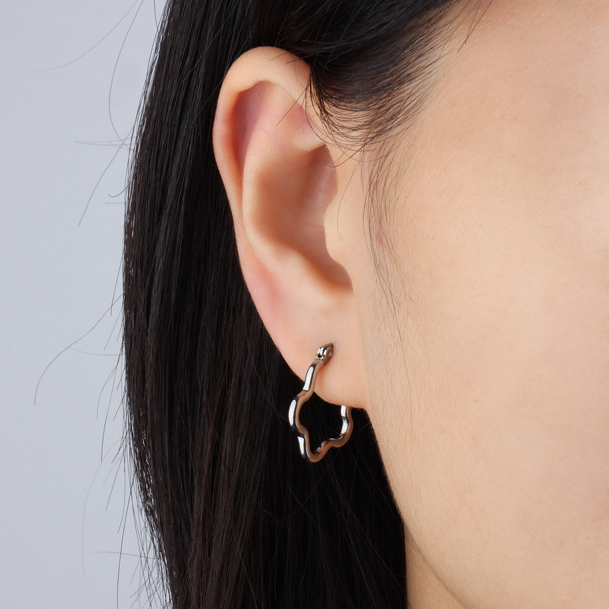 Bold Flower Hoops - Stainless Steel - Oumo Jewelry