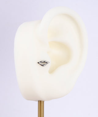 Titanium Lip Flatback Stud - OumoJewelry