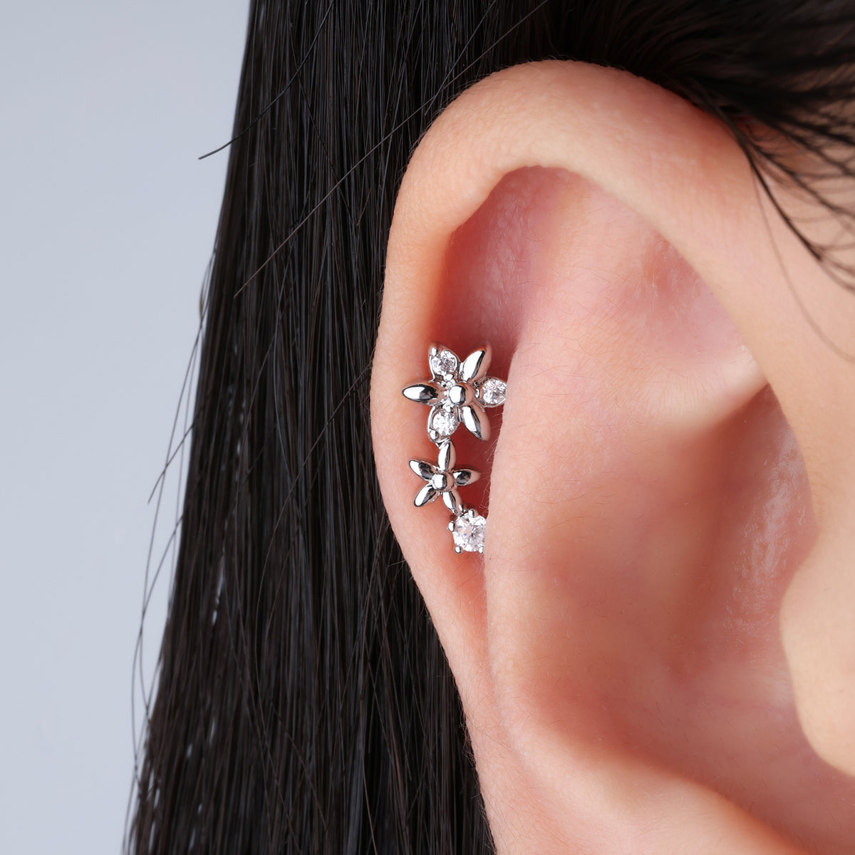 Attractive Flower Stud - Stainless Steel - Upper Lobe, Helix, Flat - Oumo Jewelry