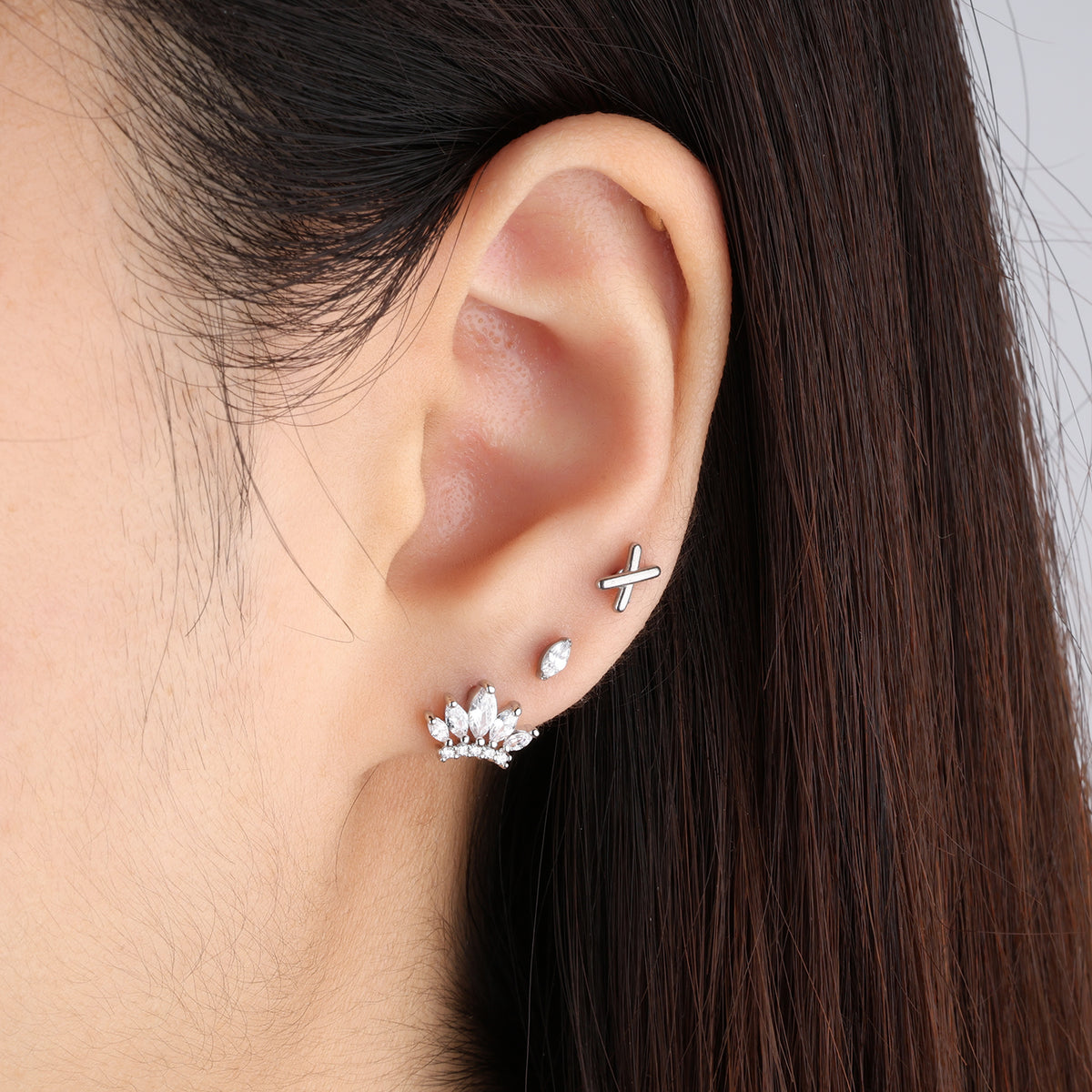 Gorgeous Crown Stud - Stainless Steel - Upper Lobe, Helix, Flat - Oumo Jewelry