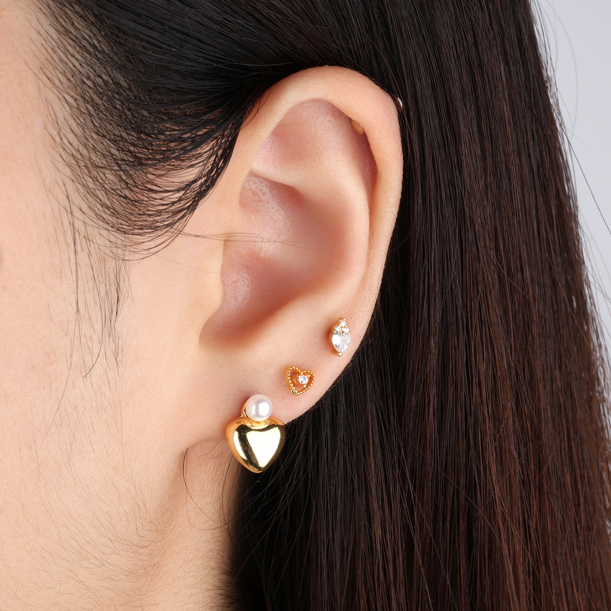 Pearl Love Studs - Brass - Oumo Jewelry
