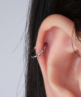 X-Shaped Titanium Clicker Hoop - OumoJewelry