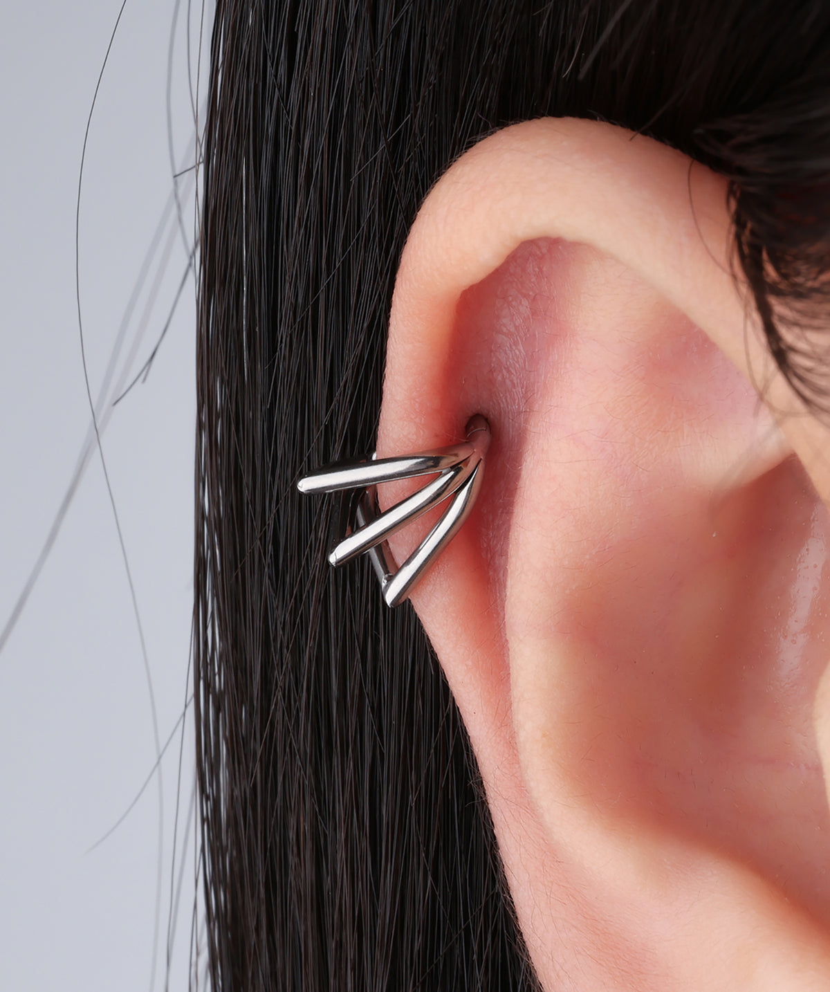 Titanium Punk Clicker Hoop - Titanium - Conch - Oumo Jewelry