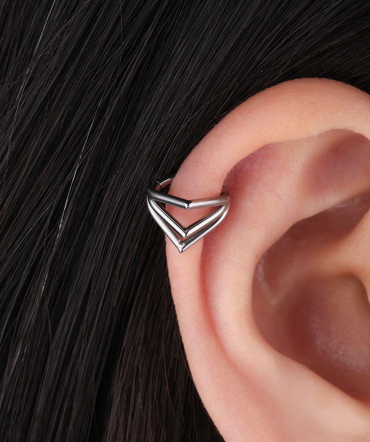 Titanium Punk Clicker Hoop - Titanium - Conch - Oumo Jewelry