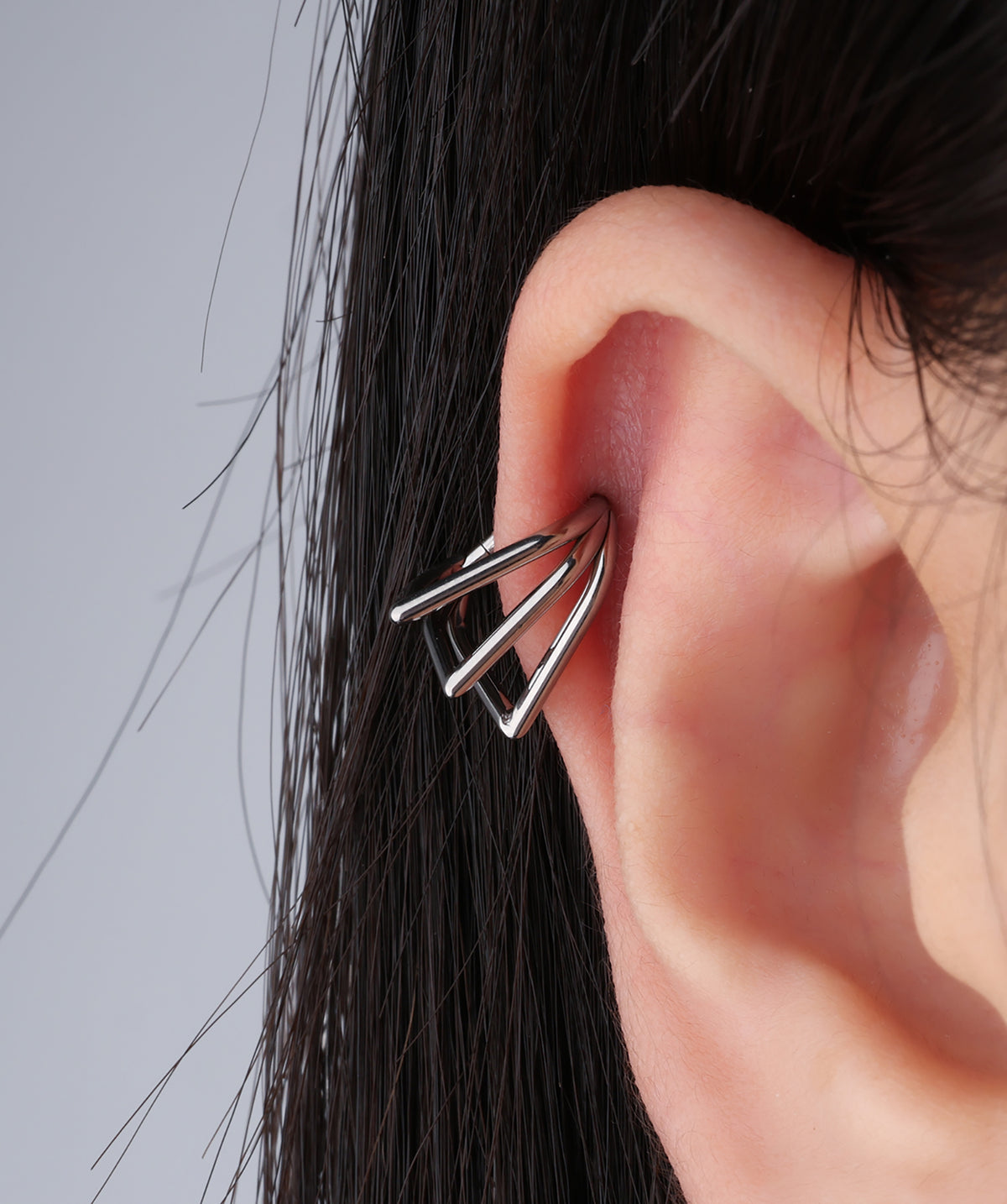 Titanium Punk Clicker Hoop - Titanium - Conch - Oumo Jewelry