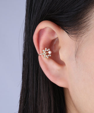 Delicate Snowflake Pearl Ear Cuff - OumoJewelry