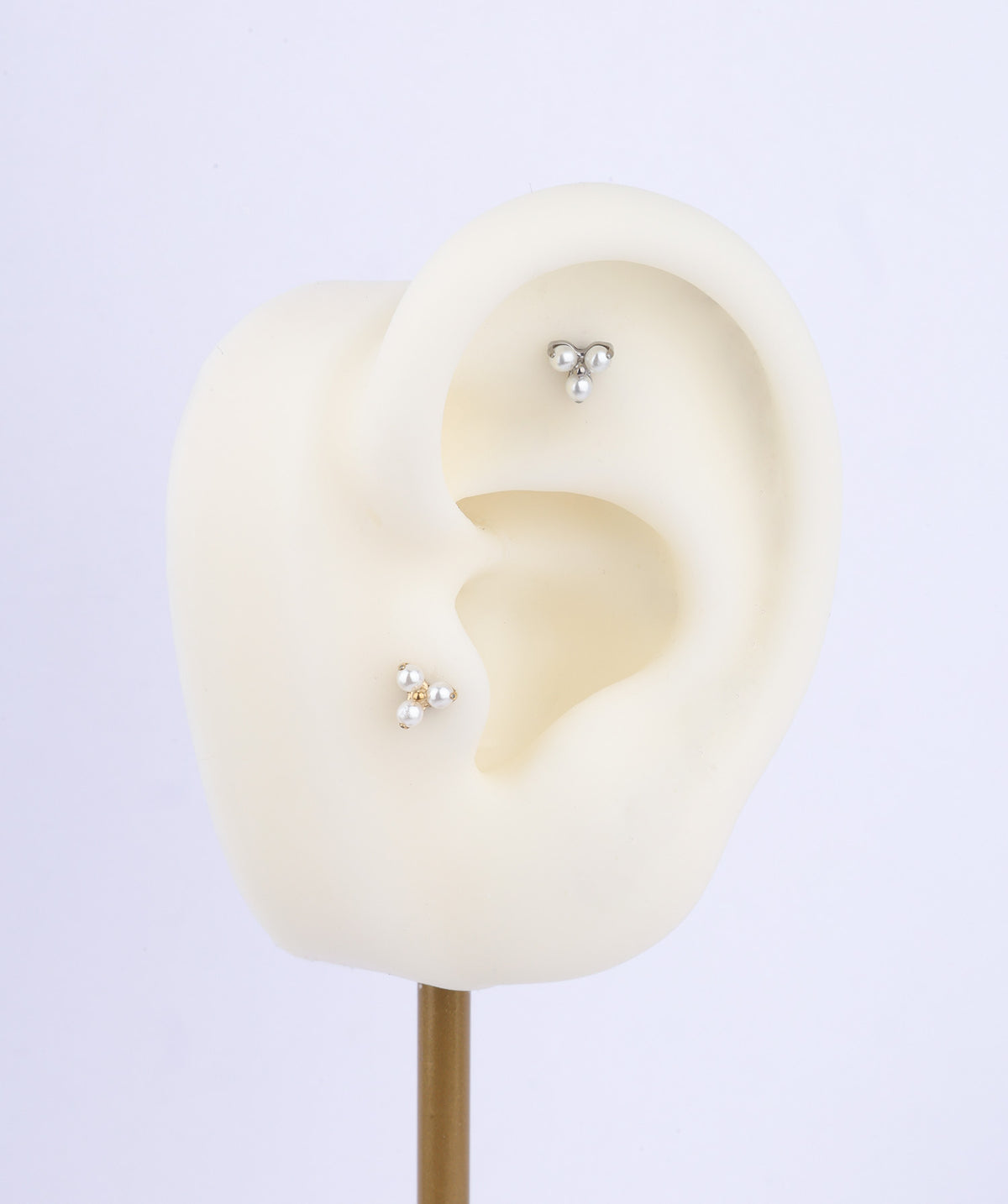 Titanium Elegant Pearl Flatback Stud - Titanium - Helix, Upper Lobe, Conch - Oumo Jewelry
