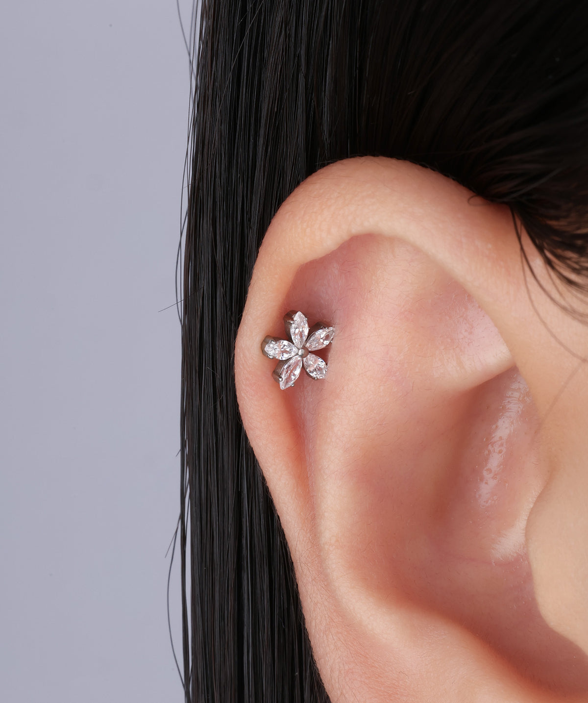Titanium Dazzling Flower Flatback Stud - Titanium - Helix, Upper Lobe, Conch - Oumo Jewelry