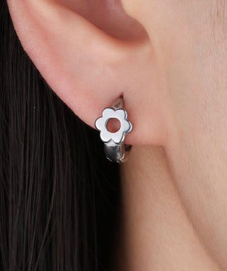 Cute Flower Hoop Earrings - OumoJewelry