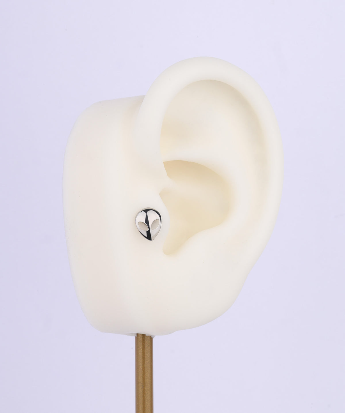 Titanium Alien Flatback Stud - Titanium - Helix, Upper Lobe, Conch - Oumo Jewelry