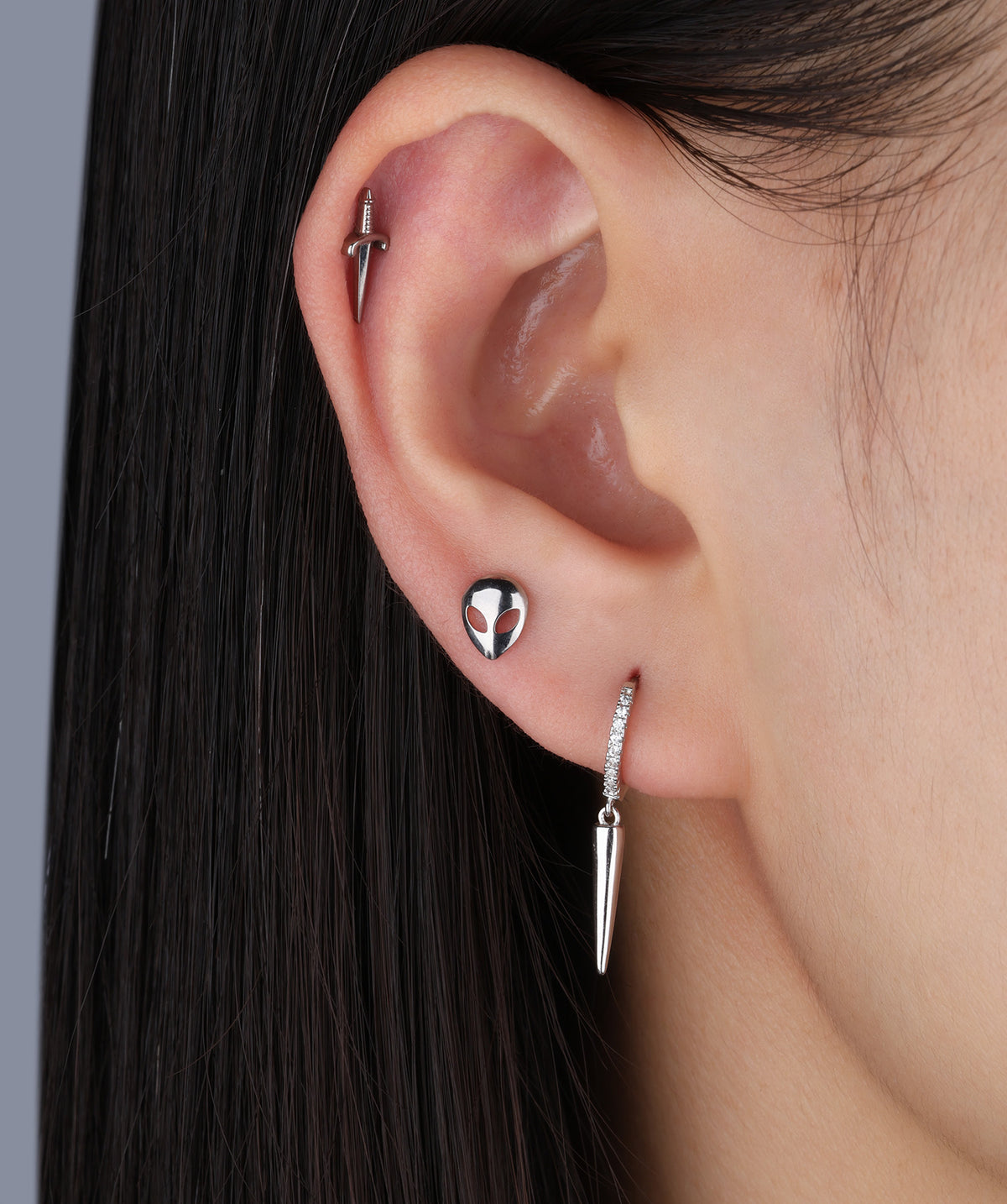 Titanium Alien Flatback Stud - Titanium - Helix, Upper Lobe, Conch - Oumo Jewelry