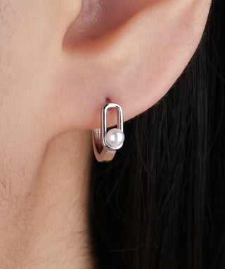 Pearl Paper Clip Hoop - OumoJewelry