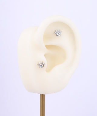 Titanium Lovely Claw Flatback Stud - OumoJewelry