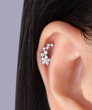 Flower Curved Stud - OumoJewelry