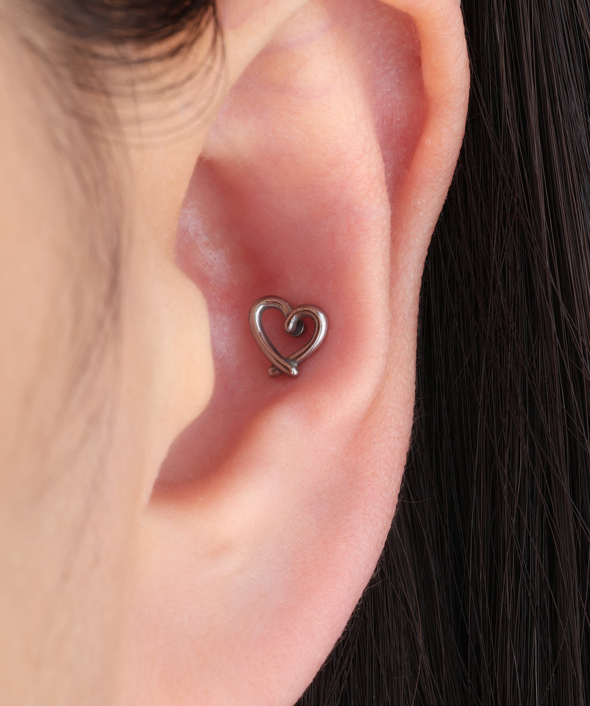 Hollow Heart Flatback Stud - Stainless Steel - Helix, Upper Lobe, Conch - Oumo Jewelry