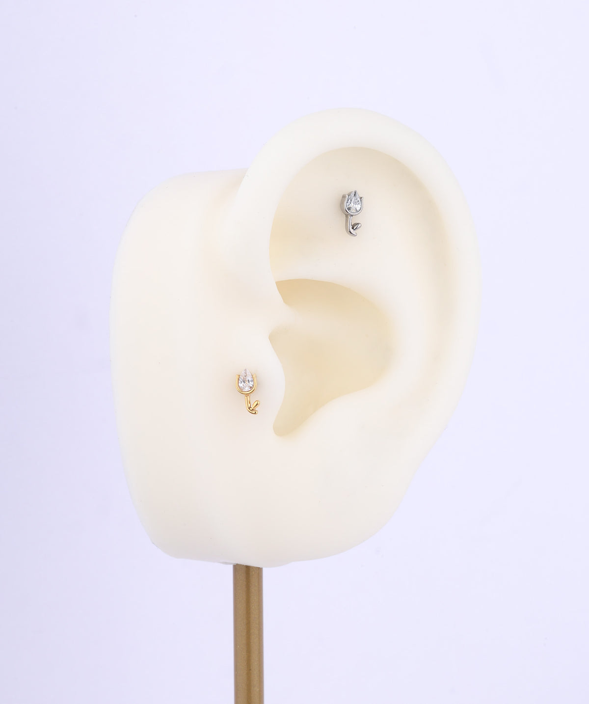 Titanium Mini Tulip Flatback Stud - Titanium - Upper Lobe, Helix, Forward Helix - Oumo Jewelry