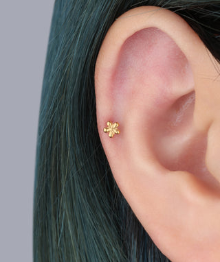Titanium Flower Flatback Stud - OumoJewelry