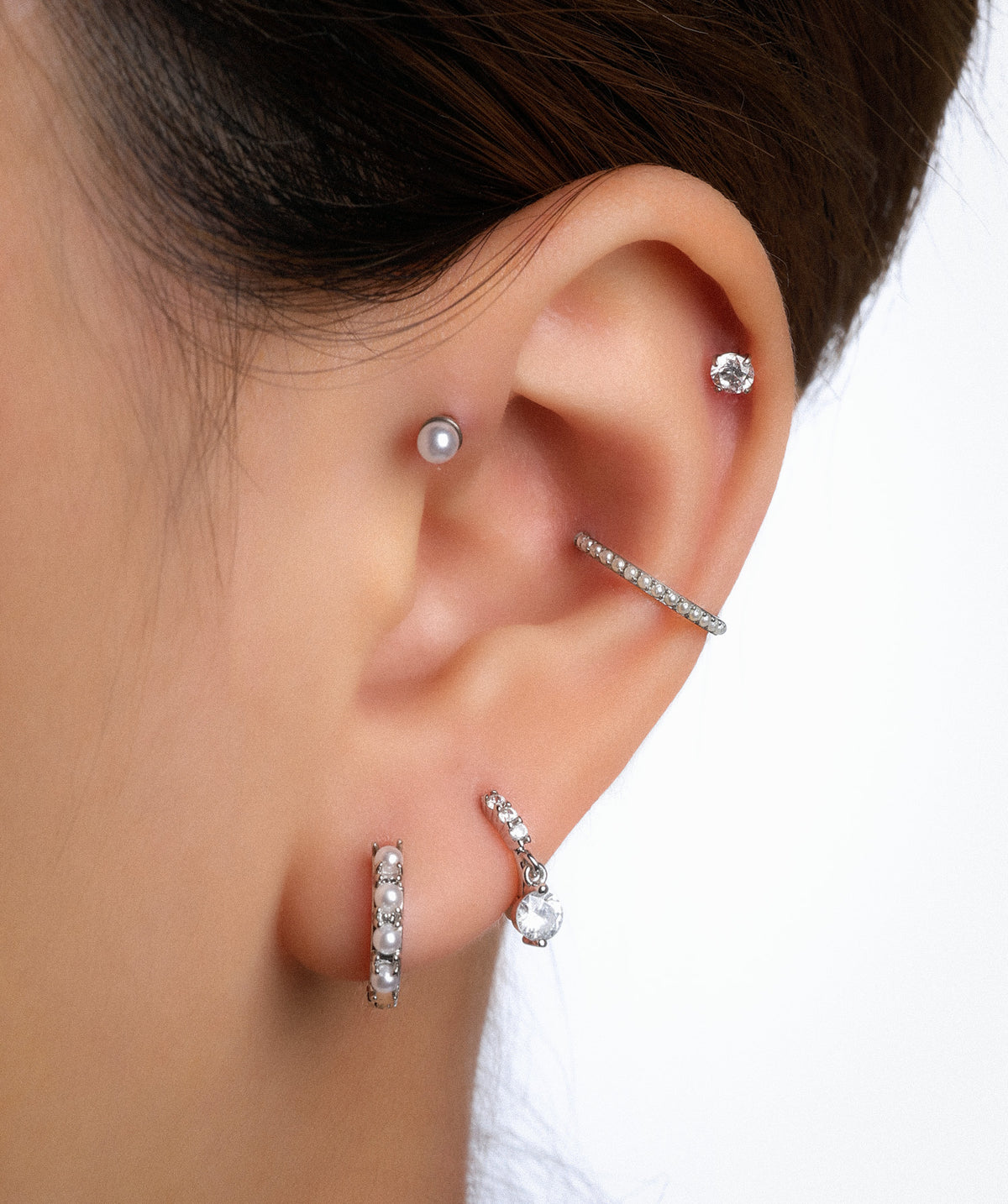 Titanium Pearl Flatback Stud - Titanium - Helix, Forward Helix, Upper Lobe - Oumo Jewelry