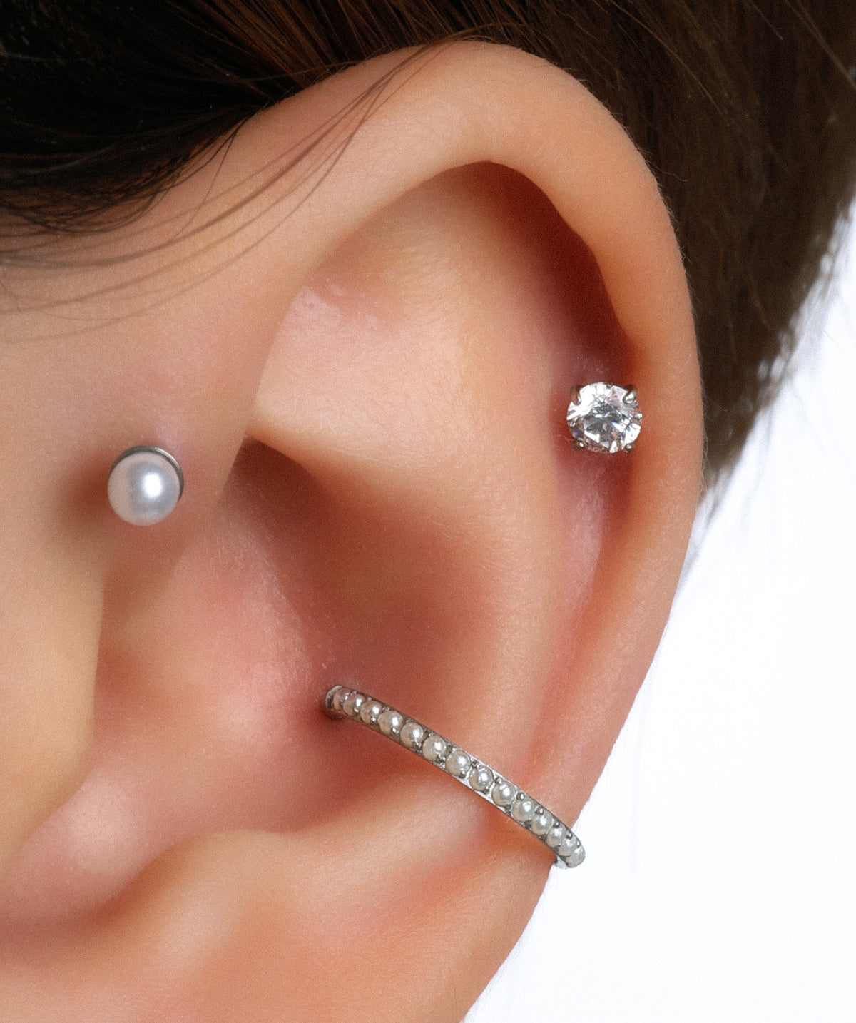 Titanium Pearl Clicker - Titanium - Upper Lobe, Helix, Conch - Oumo Jewelry
