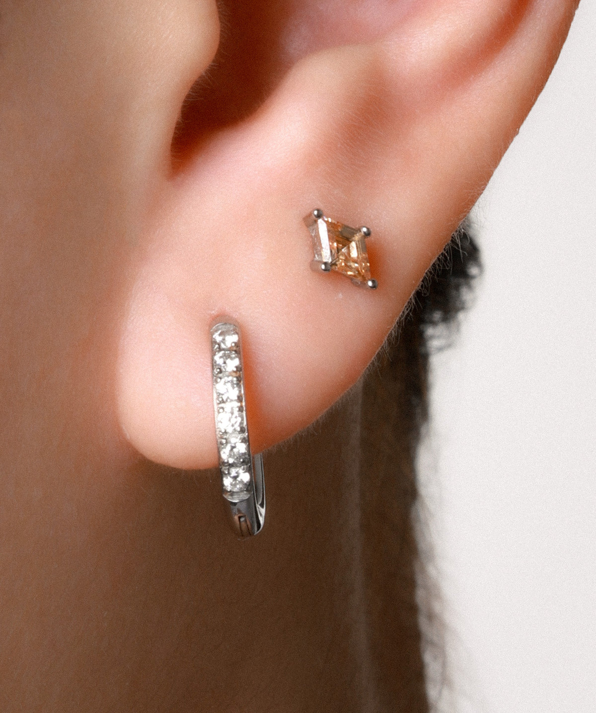 Gem Stud - Stainless Steel - Helix, Forward Helix, Upper Lobe - Oumo Jewelry