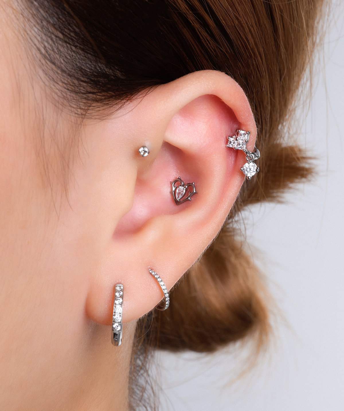Titanium Thorn Heart Stud - Titanium - Upper Lobe, Helix, Conch - Oumo Jewelry