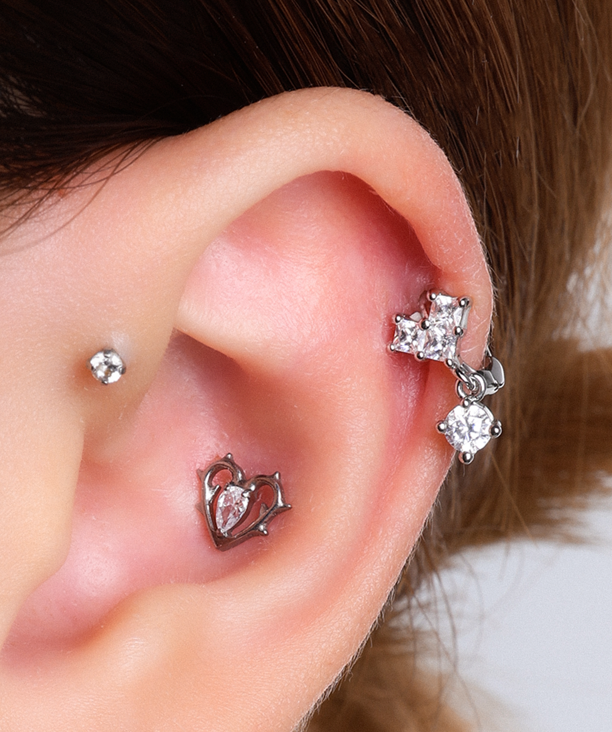 Titanium Thorn Heart Stud - Titanium - Upper Lobe, Helix, Conch - Oumo Jewelry