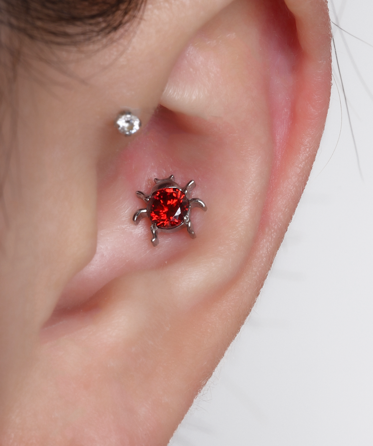 Titanium Ladybug Stud - Titanium - Helix, Upper Lobe, Conch - Oumo Jewelry
