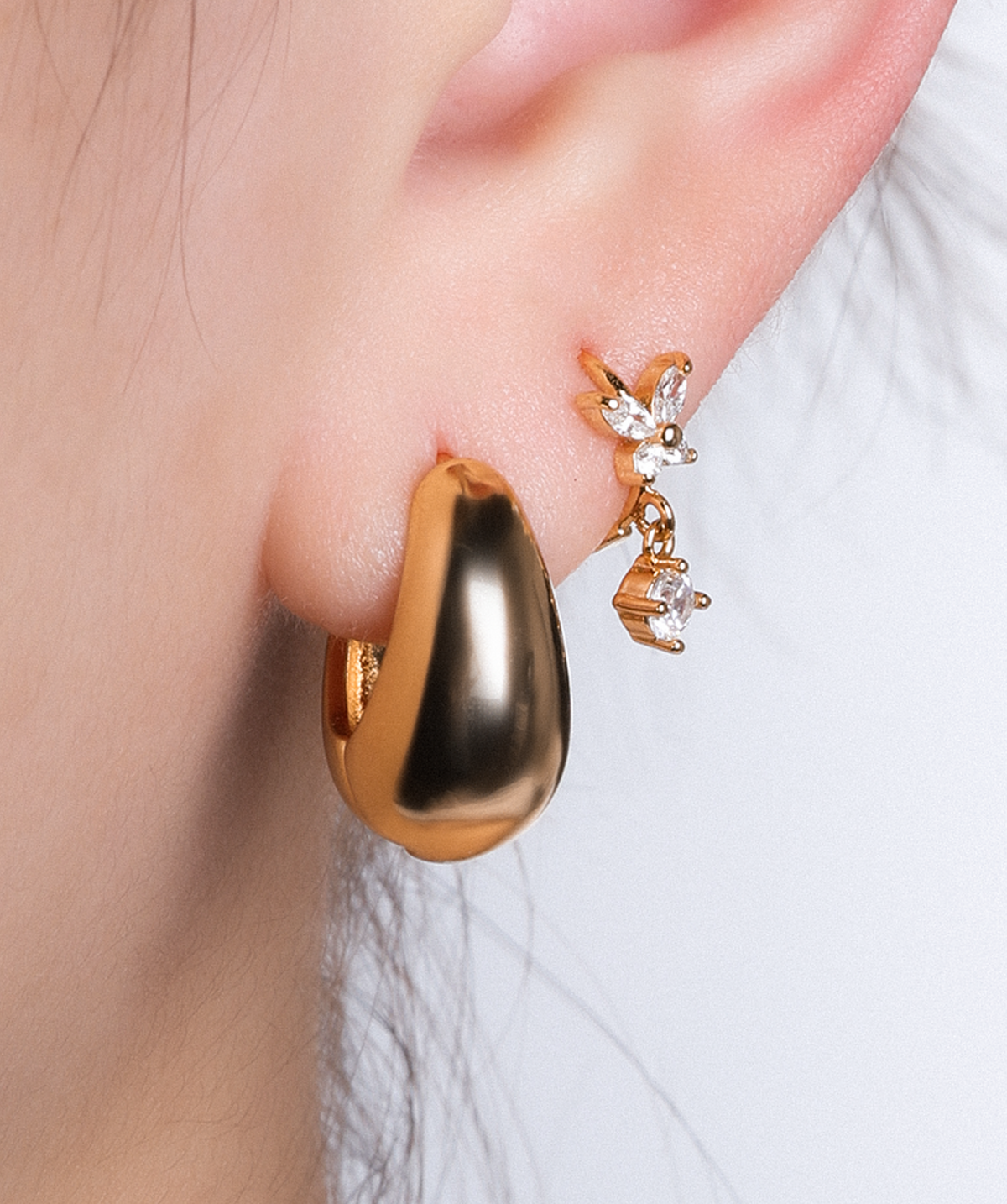 Teardrop Hoops - Brass - Oumo Jewelry