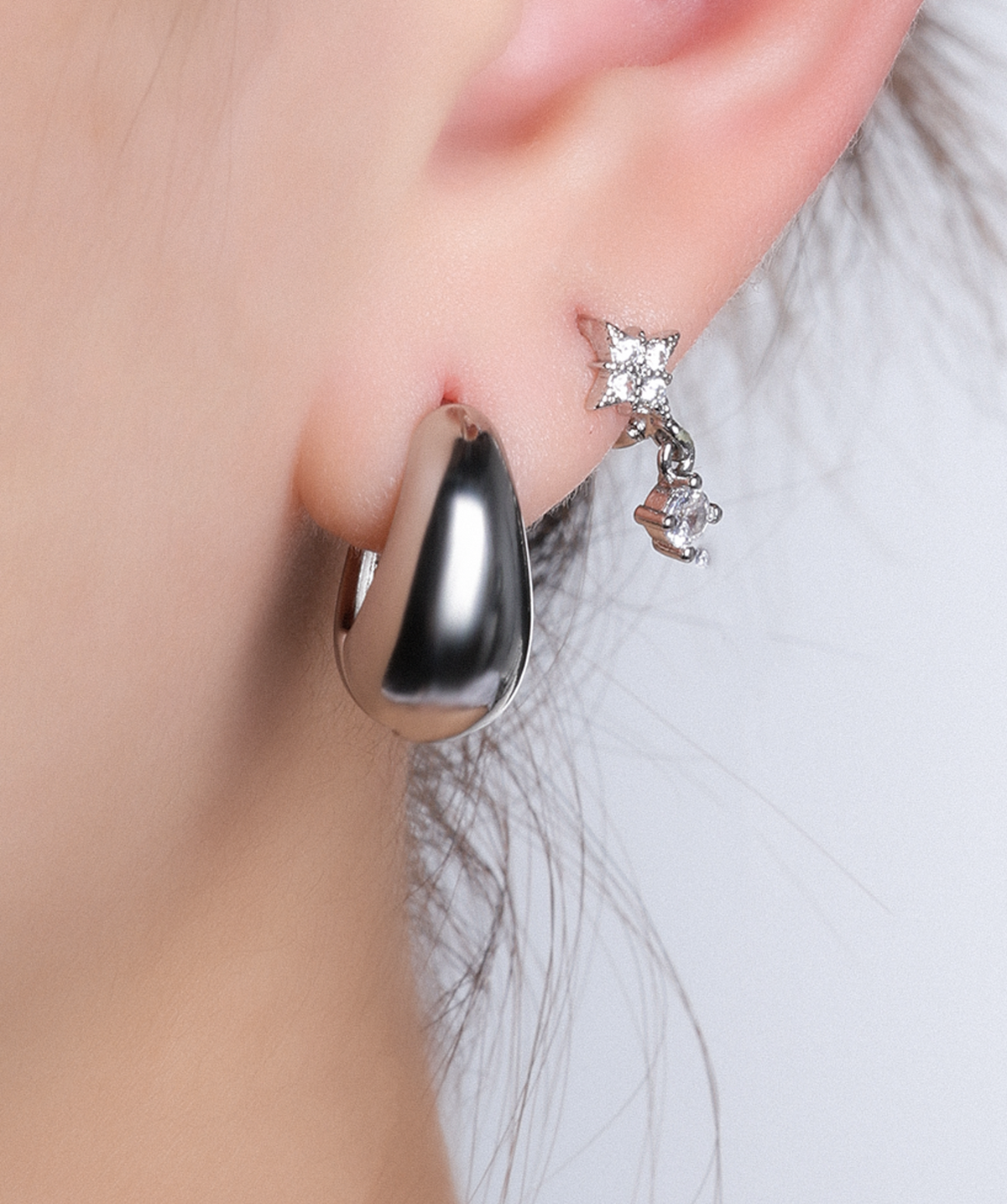 Teardrop Hoops - Brass - Oumo Jewelry