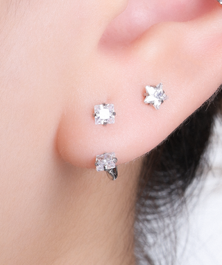 Edge Glow Horseshoe Ring